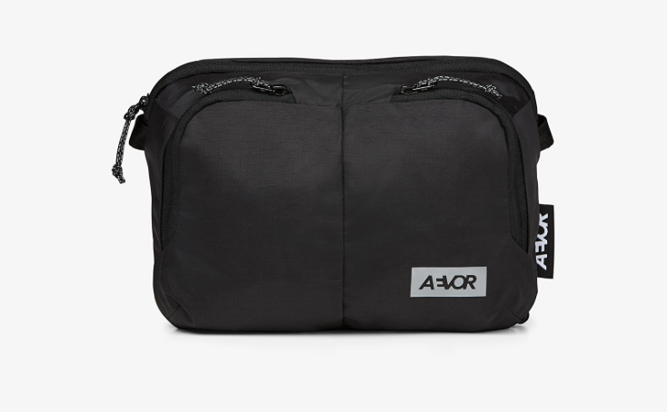 AEVOR Sacoche Bag: kompakte Crossbody-Tasche (4 l) für Stadt, Bike und Reisen AEVOR Sacoche Bag