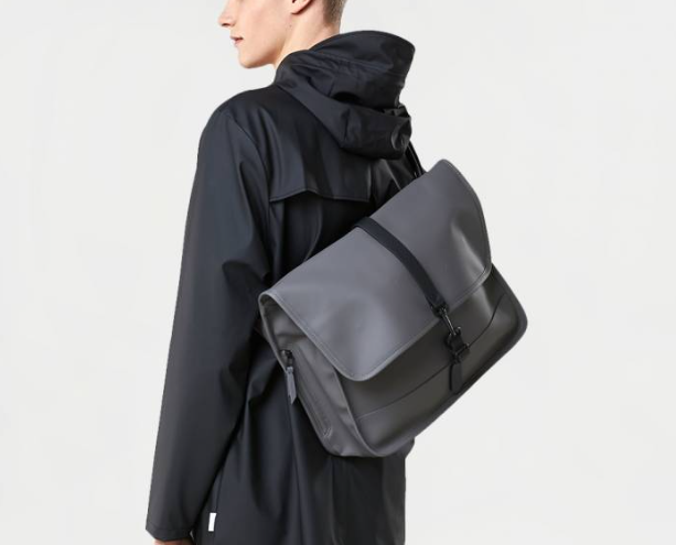 RAINS Messenger Bag Reflective: Urbaner Messenger, der bei Regen und im Dunkeln “mitarbeitet”