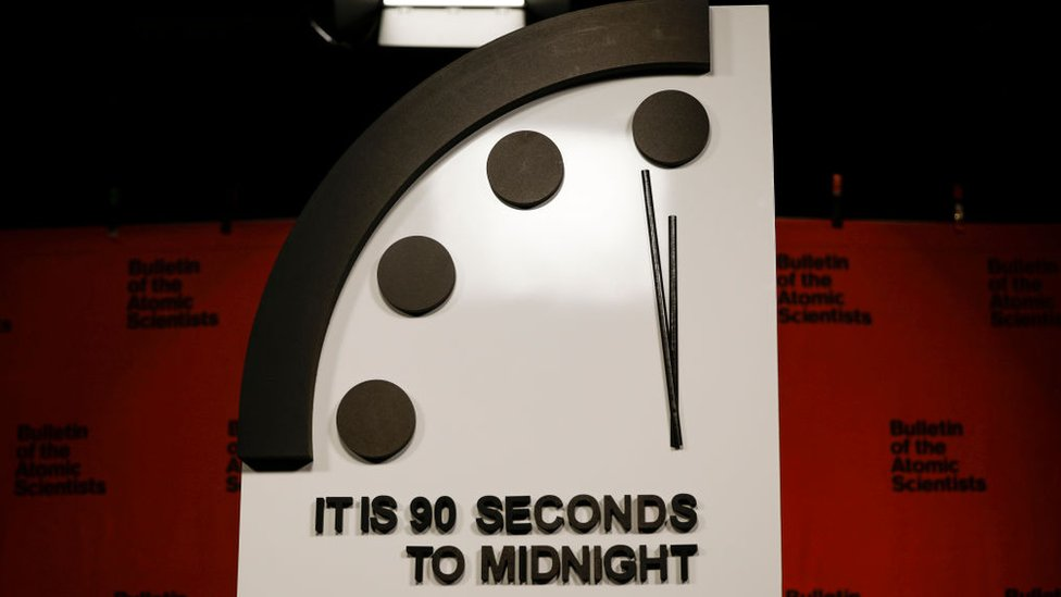 Doomsday Clock 2026 rückt näher an Mitternacht: 85 Sekunden – was das über Atomrisiko und KI sagt