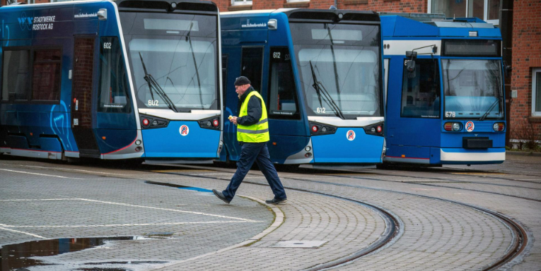 RSAG-Streik in Rostock am 02.02.2026: Busse und Bahnen fallen aus – welche Alternativen bleiben