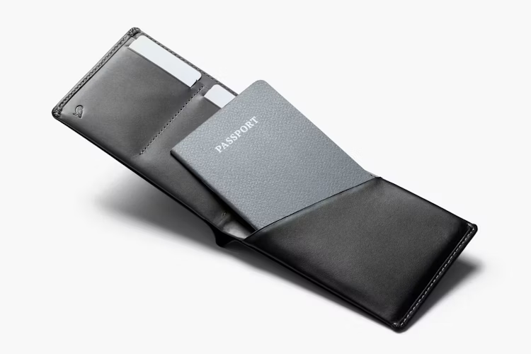 Bellroy Travel Wallet: ein Reise-Portemonnaie, das am Flughafen wirklich Nerven spart
