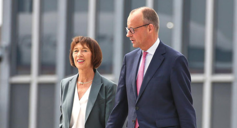 Friedrich Merz Fahrradtour im Sauerland: Was nach dem Sturz in Arnsberg passierte Friedrich Merz Fahrradtour im Sauerland: Was nach dem Sturz passierte – Stopp im Café in Arnsberg-Neheim („Bier in Ruhe“)
