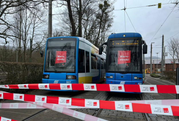 ÖPNV-Streik in Hessen: Verdi-Warnstreik am Freitag/Samstag – wo trifft es Pendler diesmal am stärksten? ÖPNV-Streik in Hessen: Verdi-Warnstreik am Freitag/Samstag – wo trifft es Pendler diesmal am stärksten?