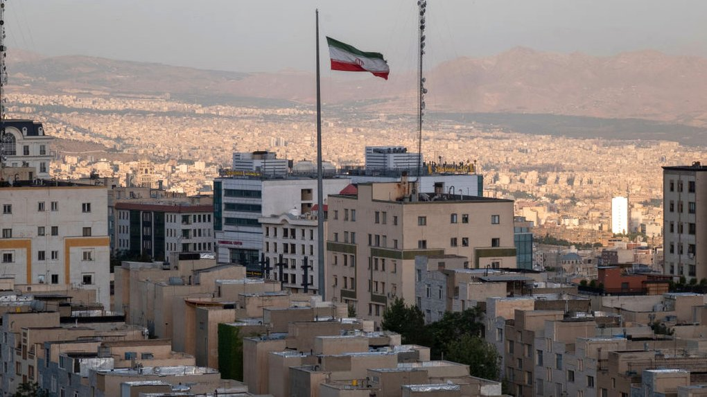 Straße von Hormus unter Blockadegefahr: Wie Irans Vorgehen Öl, Gas und die Preise in Europa treffen könnte