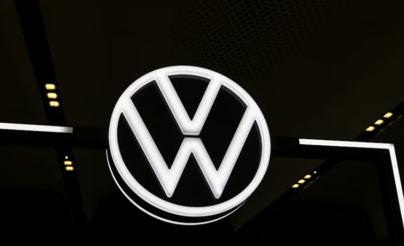 VW-Gewinn eingebrochen: Warum Volkswagen 2026 weiter spart und tausende Stellen abbaut