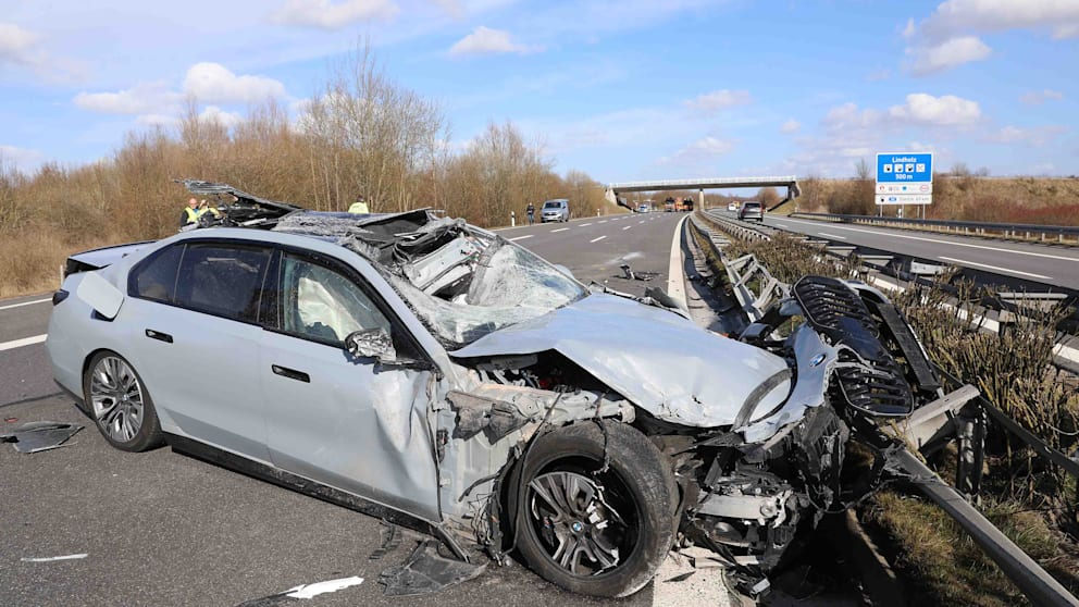 Wolfgang Blank nach A20-Unfall bei Lindholz im Krankenhaus – zwei Menschen schwer verletzt Wolfgang Blank nach A20-Unfall bei Lindholz im Krankenhaus – zwei Menschen schwer verletzt