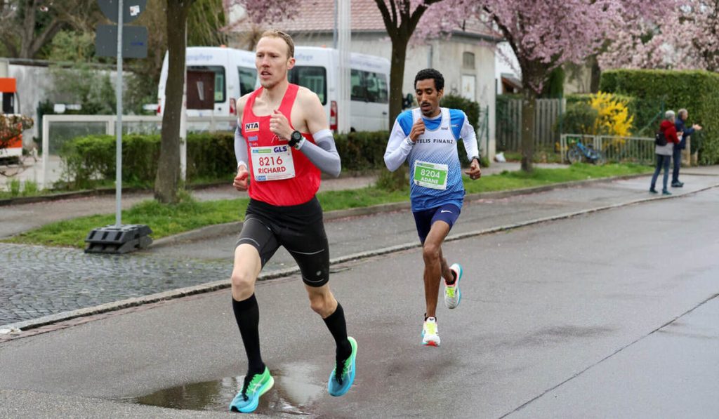 DM Halbmarathon Frankfurt 2026: Was Richard Ringer und Esther Pfeiffer diesmal zeigten DM Halbmarathon Frankfurt 2026: Was Richard Ringer und Esther Pfeiffer diesmal zeigten