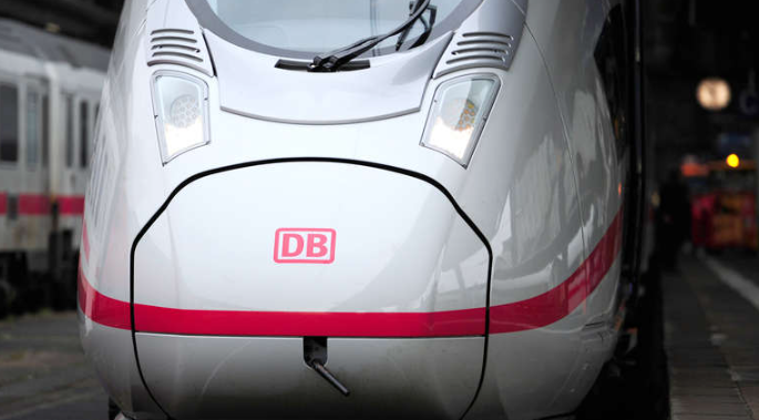 DB-Verspätung wegen Rollstuhl? Was hinter der Empörung um die Bahn-Durchsage steckt DB-Verspätung wegen Rollstuhl? Was hinter der Empörung um die Bahn-Durchsage steckt