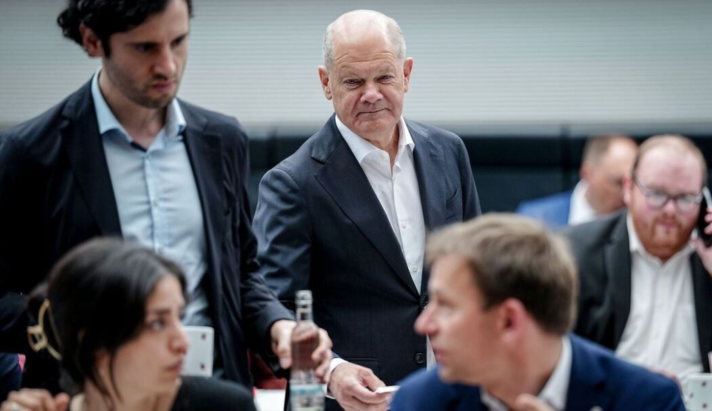 Scholz spricht plötzlich in SPD-Fraktion: Warum er die Brandmauer zur AfD verteidigt
