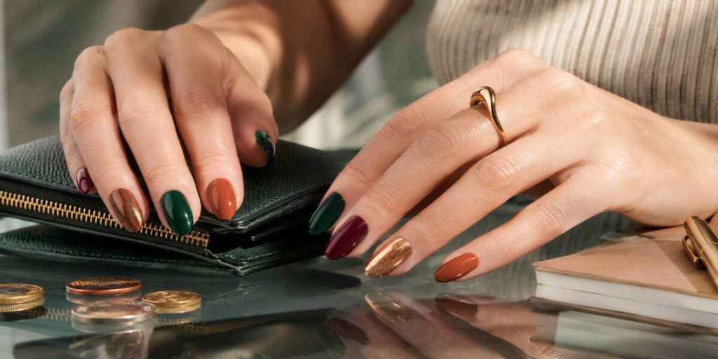 Welche Nagelfarbe zieht Geld an? Diese Maniküre-Farben bringen im Juni 2026 Glück und Erfolg