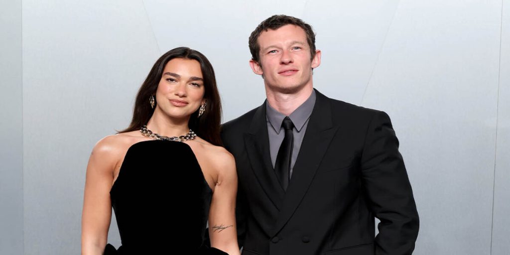 Dua Lipa und Callum Turner verheiratet? Alles über die Hochzeit, ihren weißen Look und seinen Hintergrund Dua Lipa Hochzeit: Ihr Look in Weiß, Callum Turner und die geplante Feier in Italien