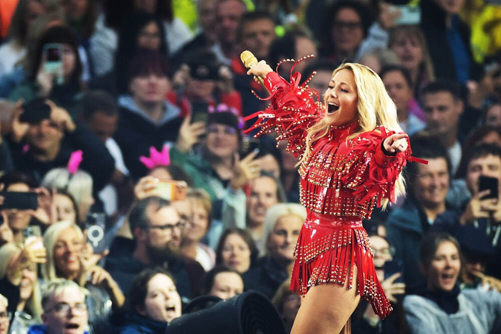 Helene Fischer in Arnheim statt Amsterdam: Was Fans jetzt zu Tickets, Anreise und Uhrzeit wissen müssen Helene Fischer in Arnheim statt Amsterdam: Was Fans jetzt zu Tickets, Anreise und Uhrzeit wissen müssen