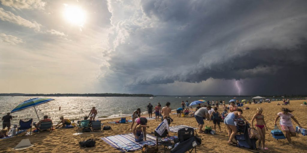 Nach 41,7 Grad: Wo die Hitze jetzt in Gewitter, Waldbrandgefahr und Bade-Risiken kippt