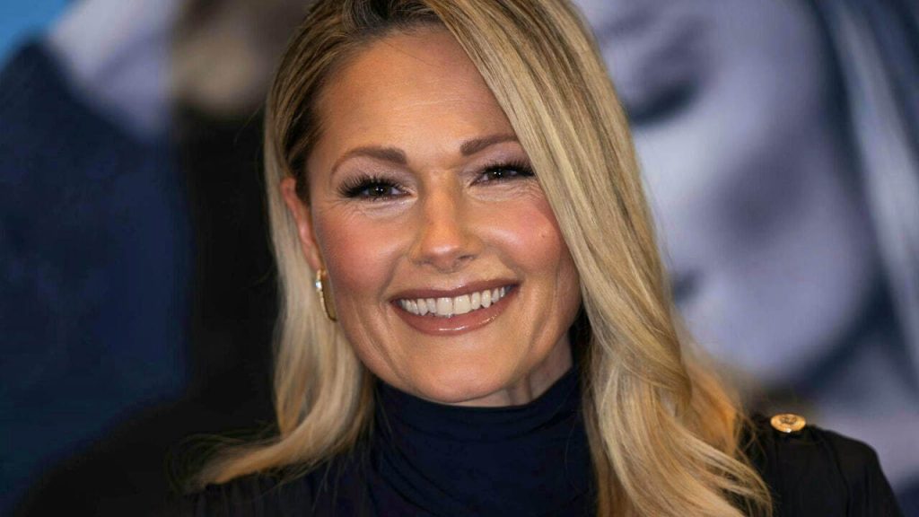 Helene Fischer am 4. Juli in Hamburg: Einlass, Beginn, Anreise und was wegen Schlagermove wichtig ist Helene Fischer am 4. Juli in Hamburg: Einlass, Beginn, Anreise und was wegen Schlagermove wichtig ist