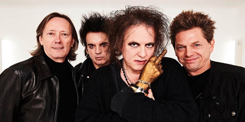 The Cure in Berlin 2026: Der komplette Wuhlheide-Guide zu Einlass, Support und Setlist The Cure in Berlin 2026: Der komplette Wuhlheide-Guide zu Einlass, Support und Setlist