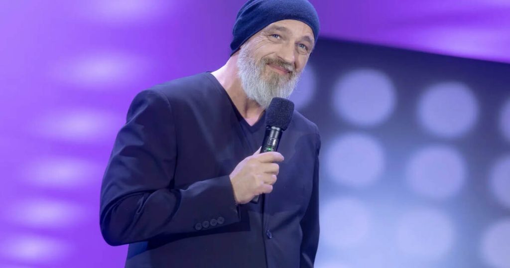 Torsten Sträter in der ARD Mediathek: So sehen Sie „Mach mal das große Licht an“ Torsten Sträter in der ARD Mediathek: So sehen Sie „Mach mal das große Licht an“