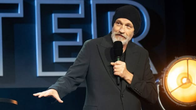 Torsten Sträter in der ARD Mediathek: So sehen Sie „Mach mal das große Licht an“