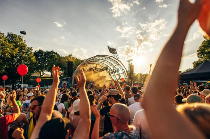 Sommernachtstraum München heute: Einlass, Programm, Anreise und Pyroshow