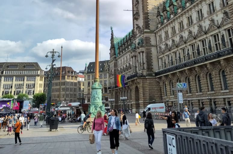 Hamburg Pride heute: Programm und Uhrzeiten beim Straßenfest am Sonntag