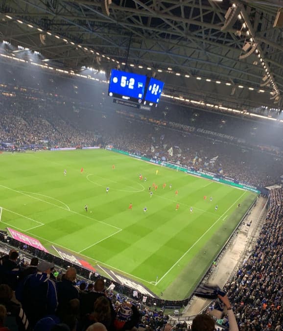 Schalke-Auswärtstrikot 2026/27: Preis, Design und Verkaufsstart