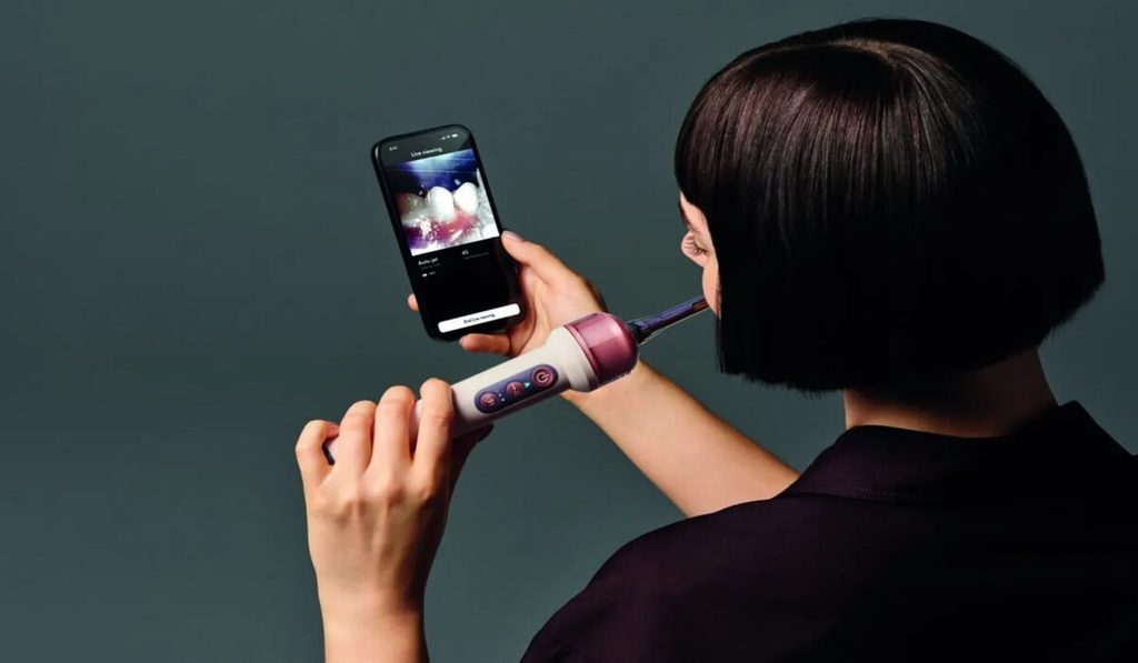 Dyson CameraJet für 479 Euro: Was die Zahnbürste mit Kamera wirklich kann Dyson CameraJet für 479 Euro: Was die Zahnbürste mit Kamera wirklich kann