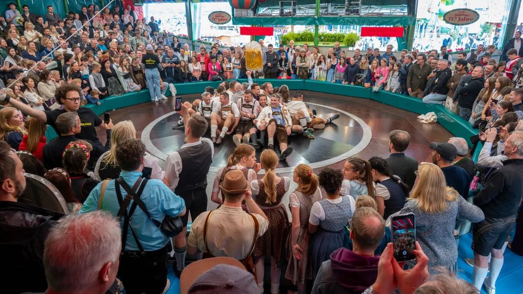 Heimliche Teufelsrad-Videos von der Wiesn: Was die neue Recherche aufgedeckt hat