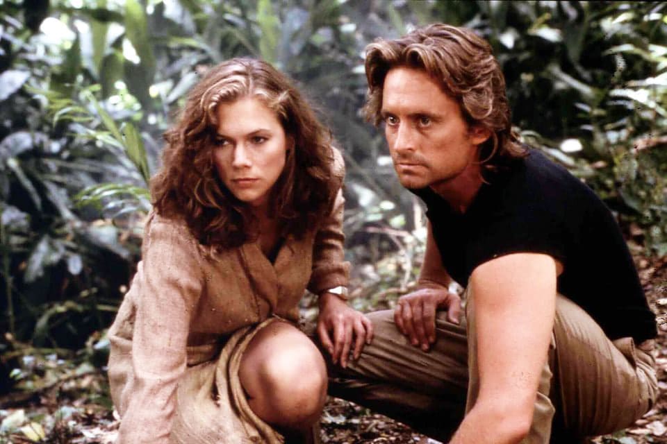 Michael Douglas und Kathleen Turner: Was hinter ihrer geheimen Beziehung bei „Romancing the Stone“ steckt